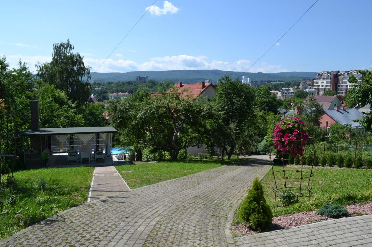 Guest House At Lesya Ukrainka Truskavets Exterior photo