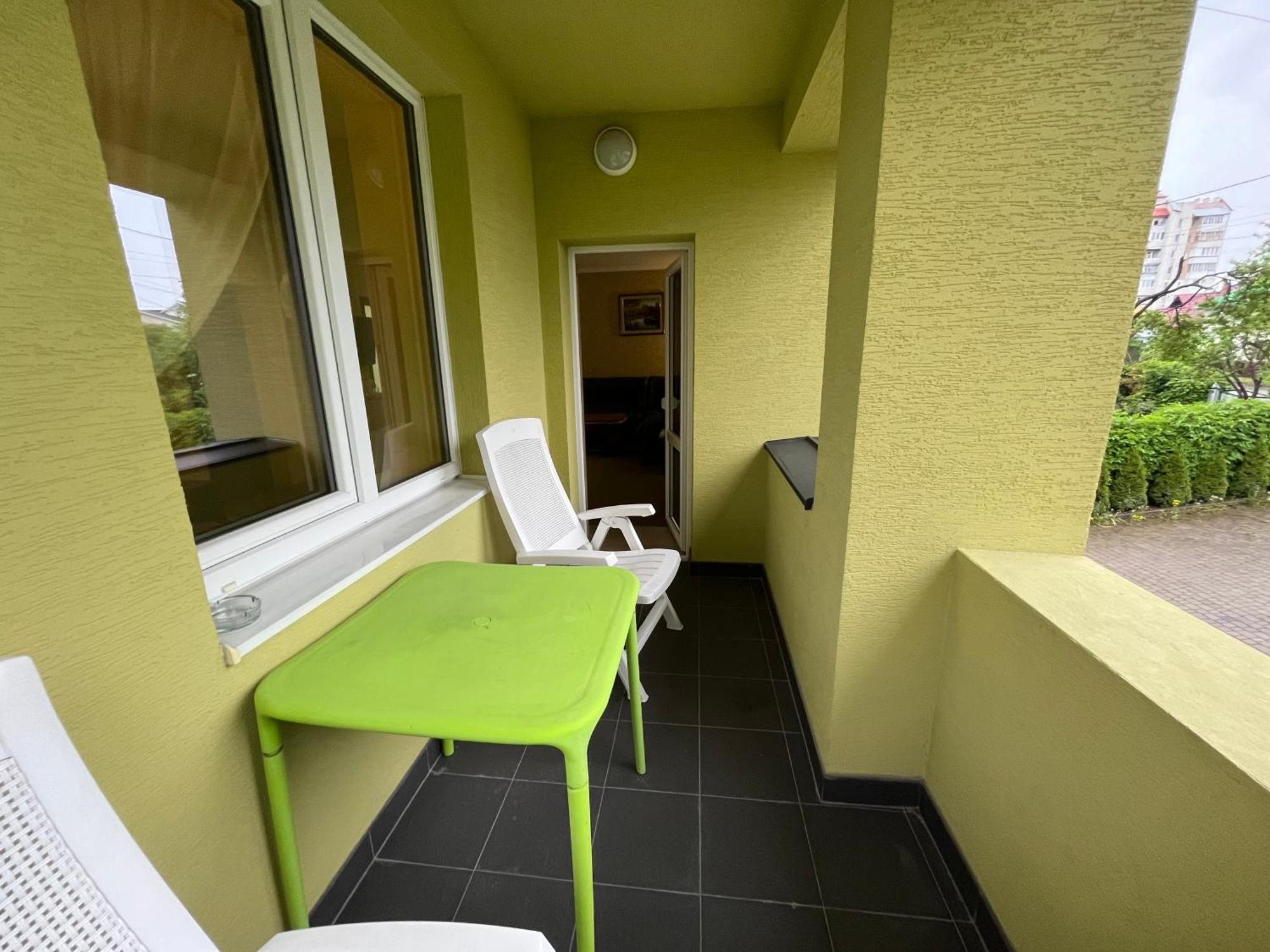 Guest House At Lesya Ukrainka Truskavets Exterior photo