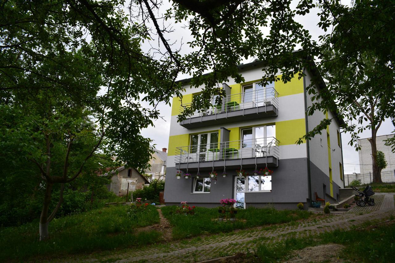 Guest House At Lesya Ukrainka Truskavets Exterior photo